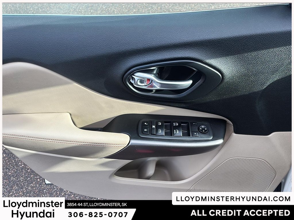 2019 Jeep Cherokee North in Lloydminster, Saskatchewan - 13 - w1024h768px