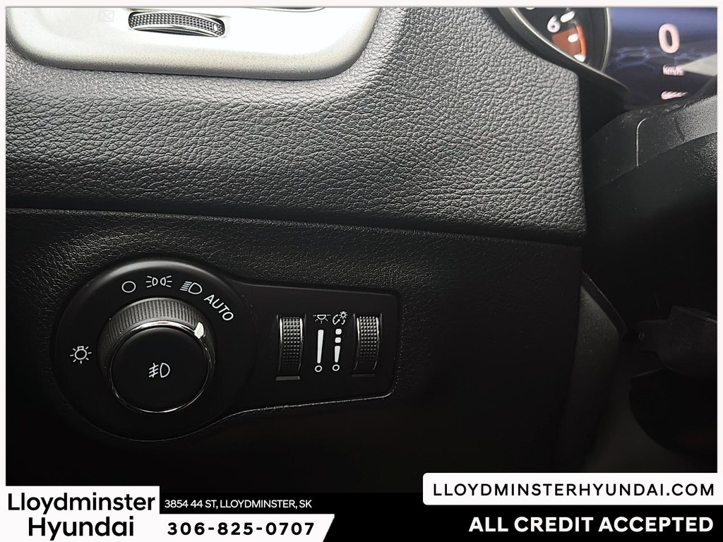 2021 Jeep Compass North in Lloydminster, Saskatchewan - 19 - w1024h768px