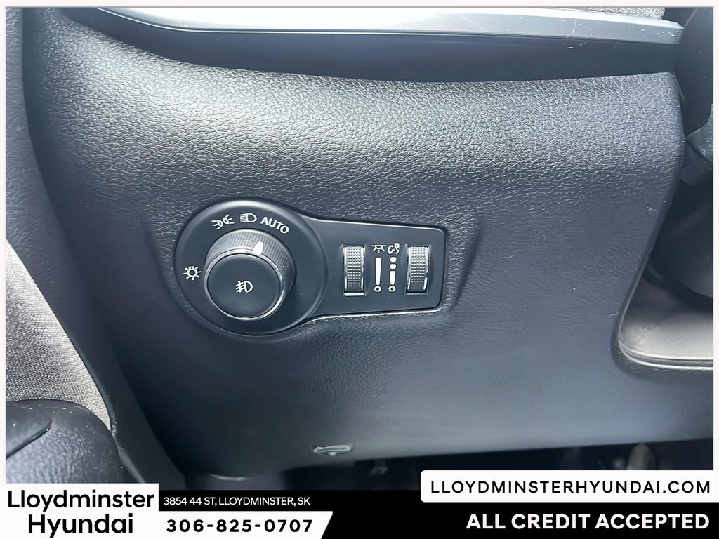 2022 Jeep Compass North in Lloydminster, Saskatchewan - 19 - w1024h768px