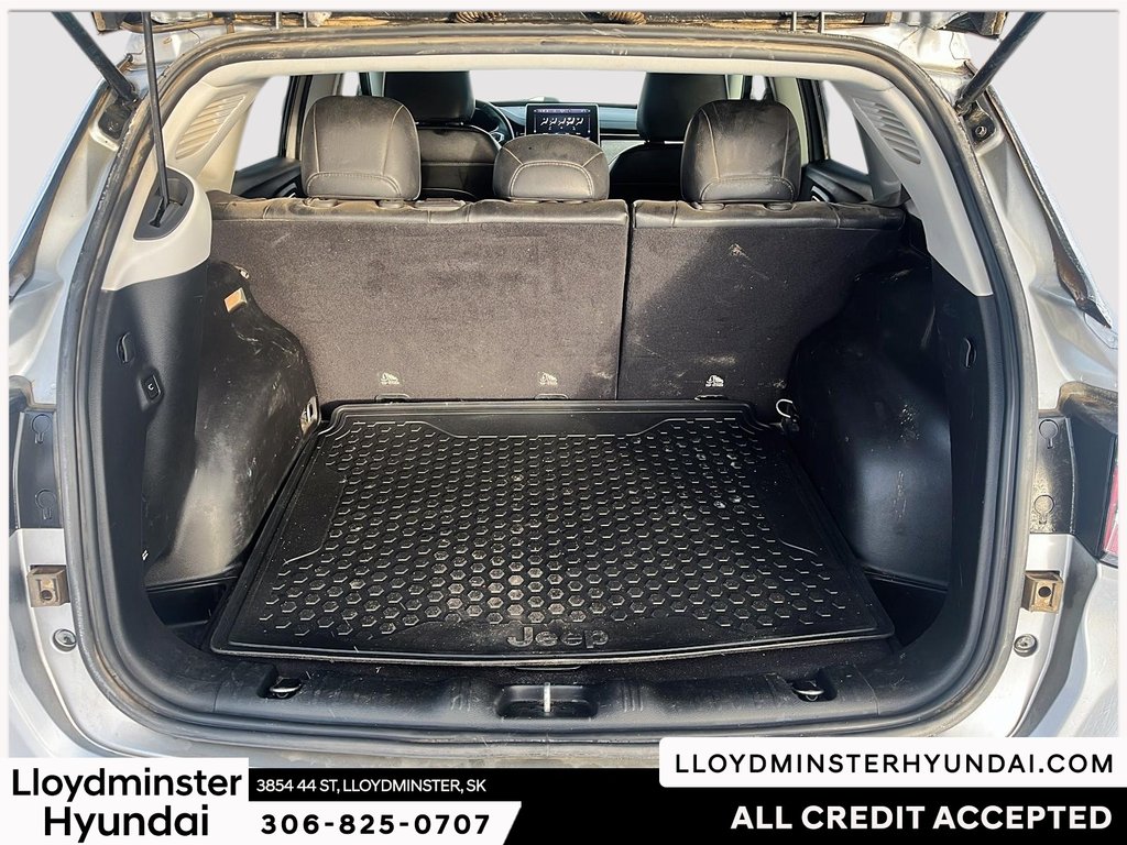 2022 Jeep Compass North in Lloydminster, Saskatchewan - 9 - w1024h768px