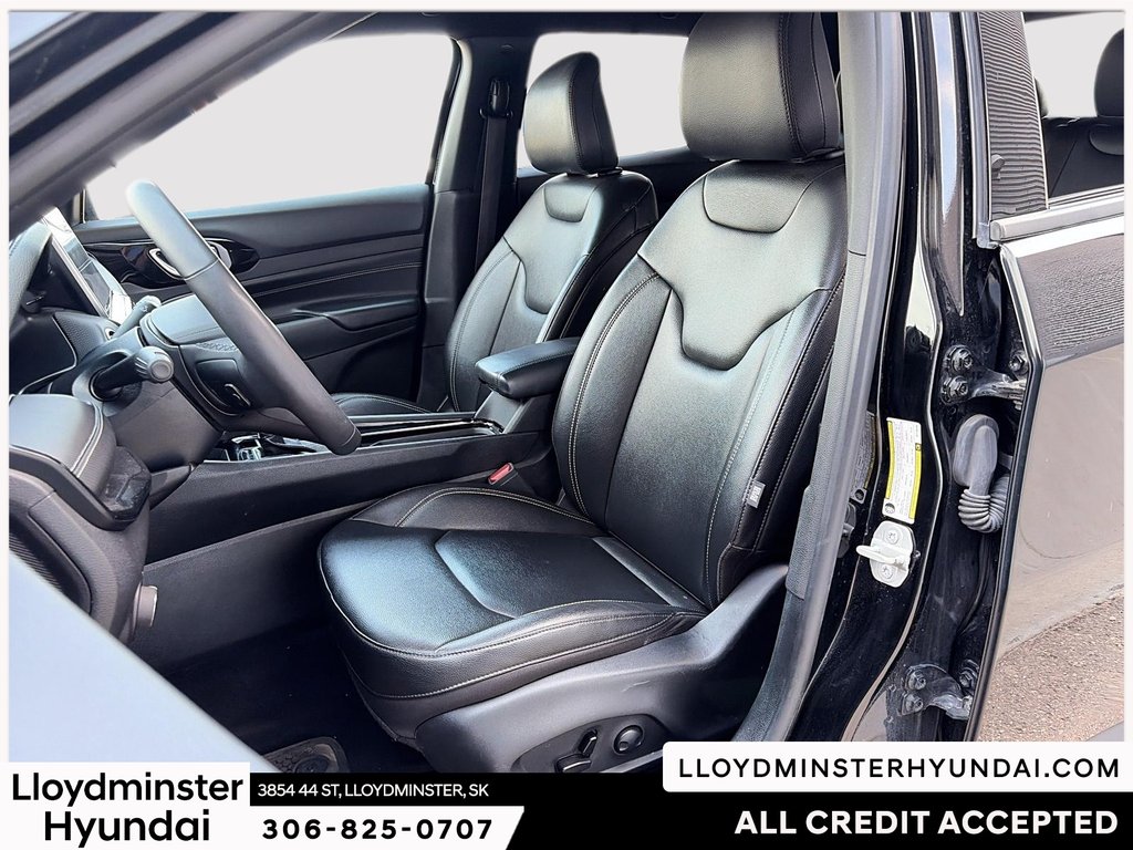 2024 Jeep Compass Altitude in Lloydminster, Saskatchewan - 12 - w1024h768px