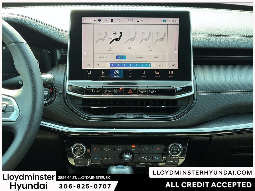 2024 Jeep Compass Altitude in Lloydminster, Saskatchewan - 24 - w1024h768px