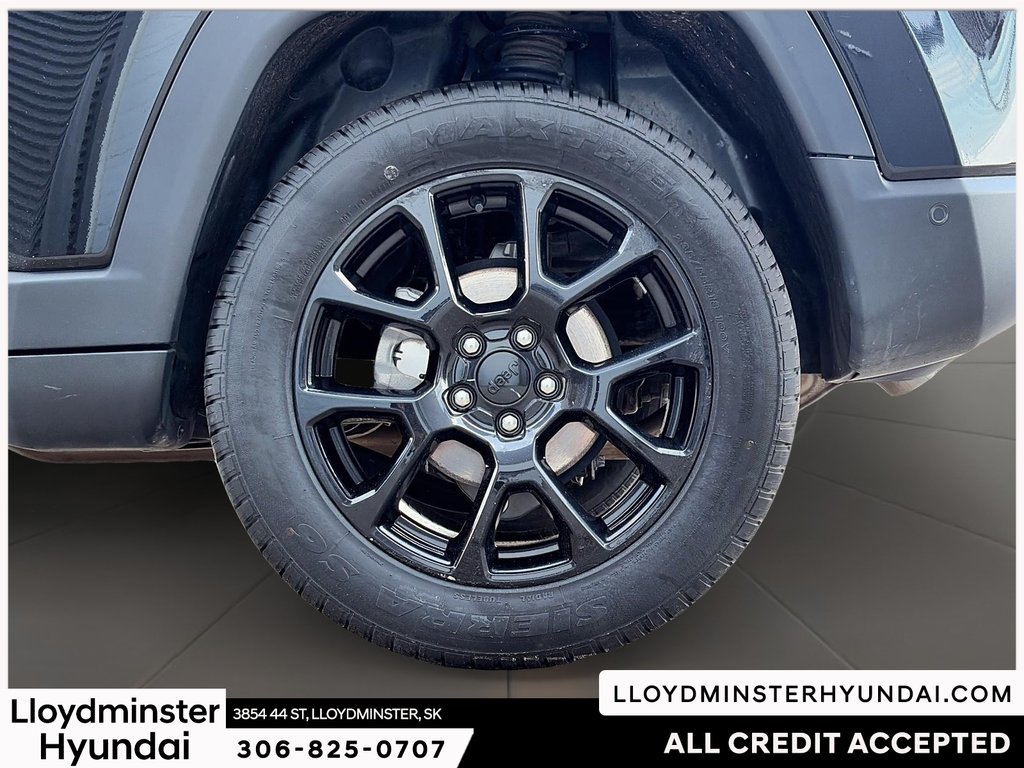 2024 Jeep Compass Altitude in Lloydminster, Saskatchewan - 10 - w1024h768px