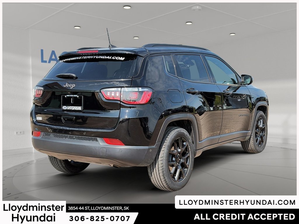 2024 Jeep Compass Altitude in Lloydminster, Saskatchewan - 5 - w1024h768px