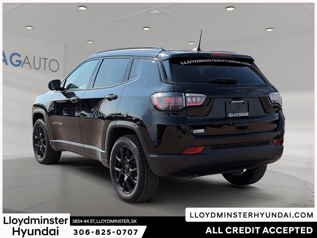 2024 Jeep Compass Altitude in Lloydminster, Saskatchewan - 7 - w1024h768px