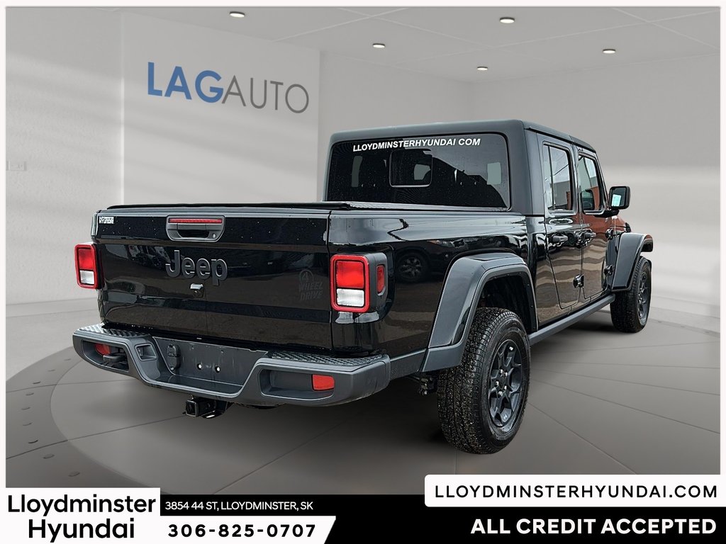 2023 Jeep Gladiator Sport S in Lloydminster, Saskatchewan - 5 - w1024h768px