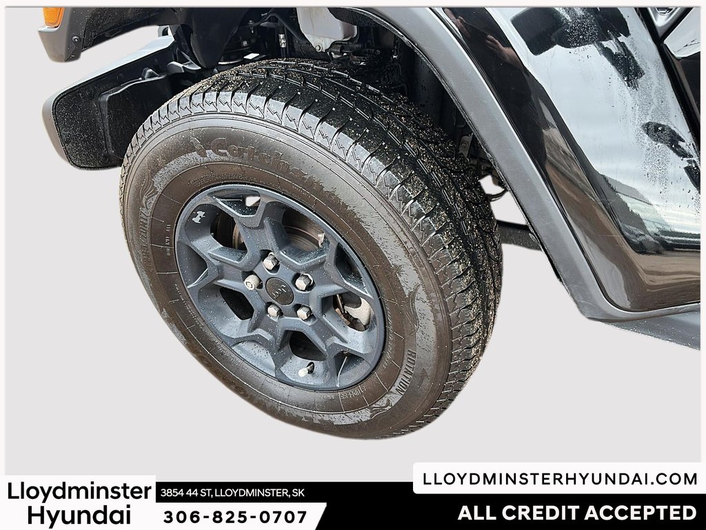 2023 Jeep Gladiator Sport S in Lloydminster, Saskatchewan - 9 - w1024h768px