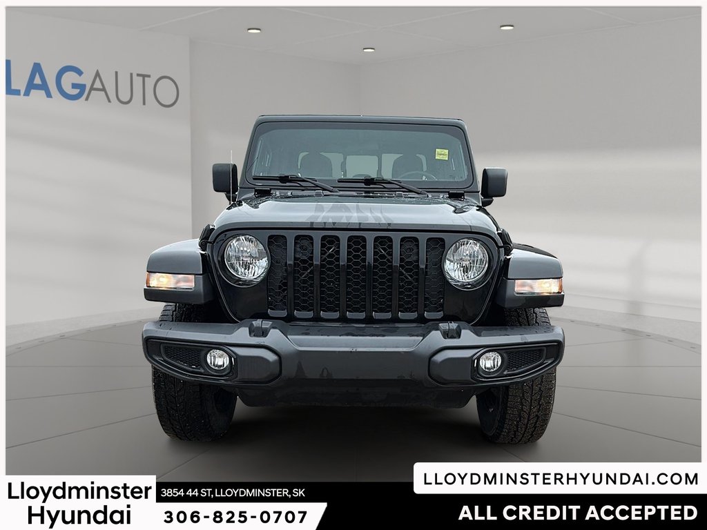 2023 Jeep Gladiator Sport S in Lloydminster, Saskatchewan - 2 - w1024h768px