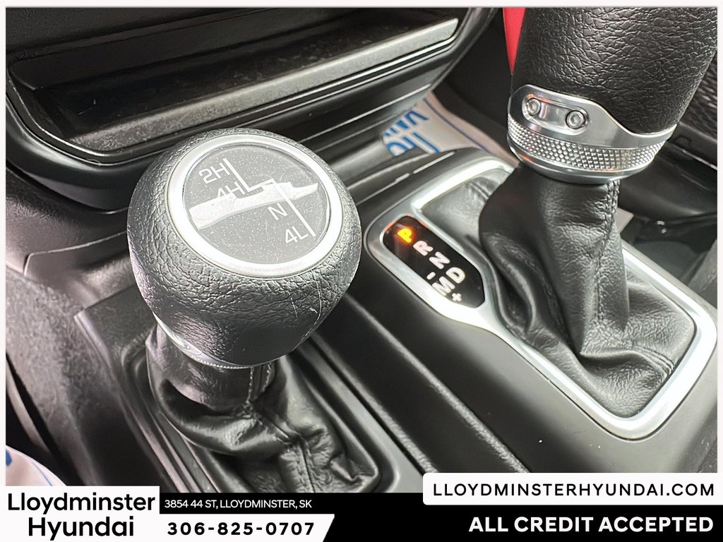 2023 Jeep Gladiator Sport S in Lloydminster, Saskatchewan - 17 - w1024h768px