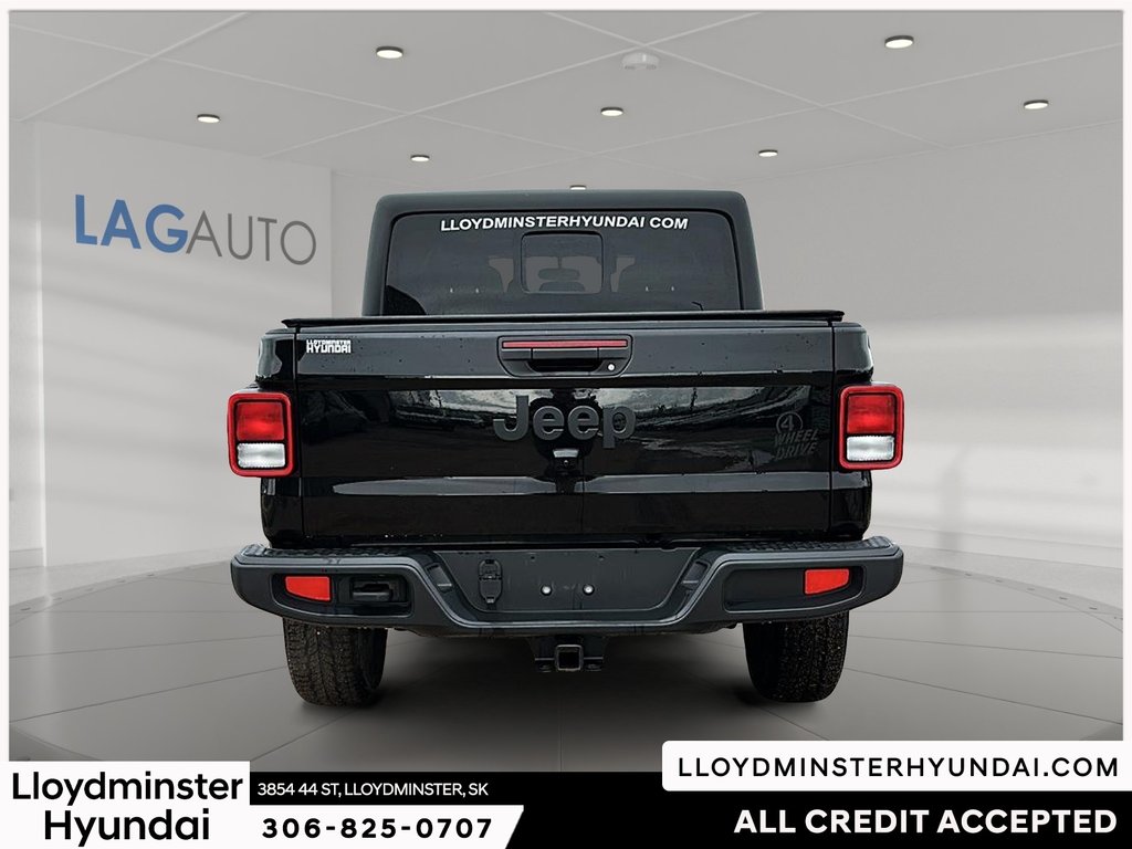 2023 Jeep Gladiator Sport S in Lloydminster, Saskatchewan - 6 - w1024h768px