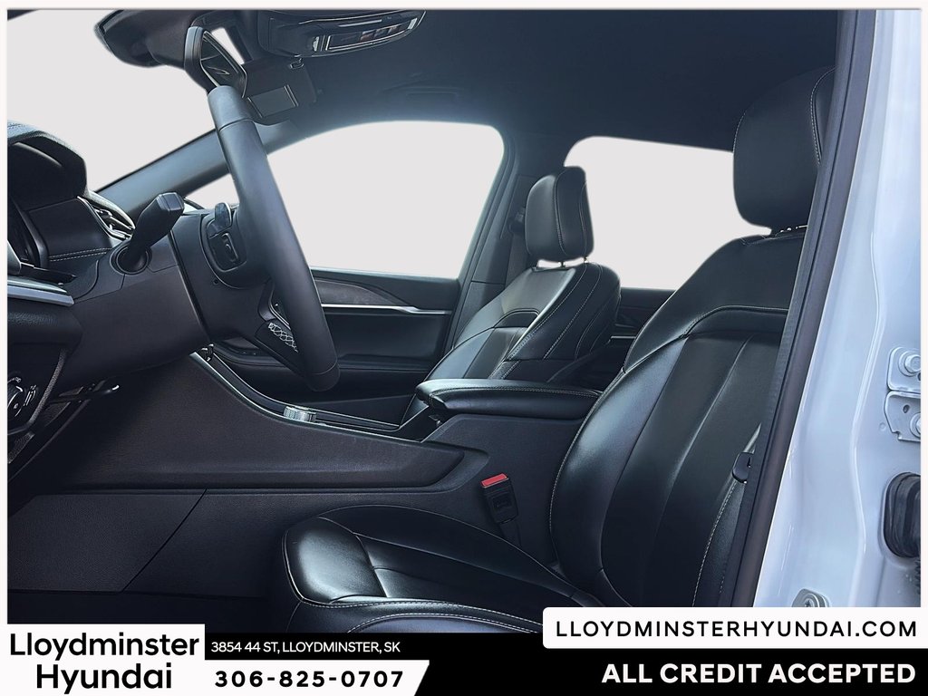 2024 Jeep Grand Cherokee L Limited in Lloydminster, Saskatchewan - 13 - w1024h768px