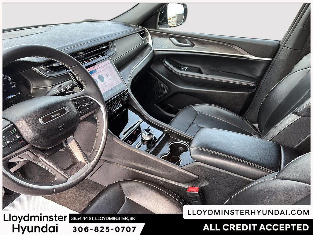 2024 Jeep Grand Cherokee L Limited in Lloydminster, Saskatchewan - 13 - w1024h768px