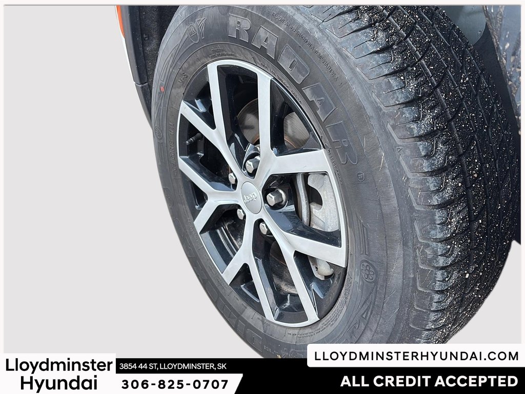 2024 Jeep Grand Cherokee L Limited in Lloydminster, Saskatchewan - 11 - w1024h768px