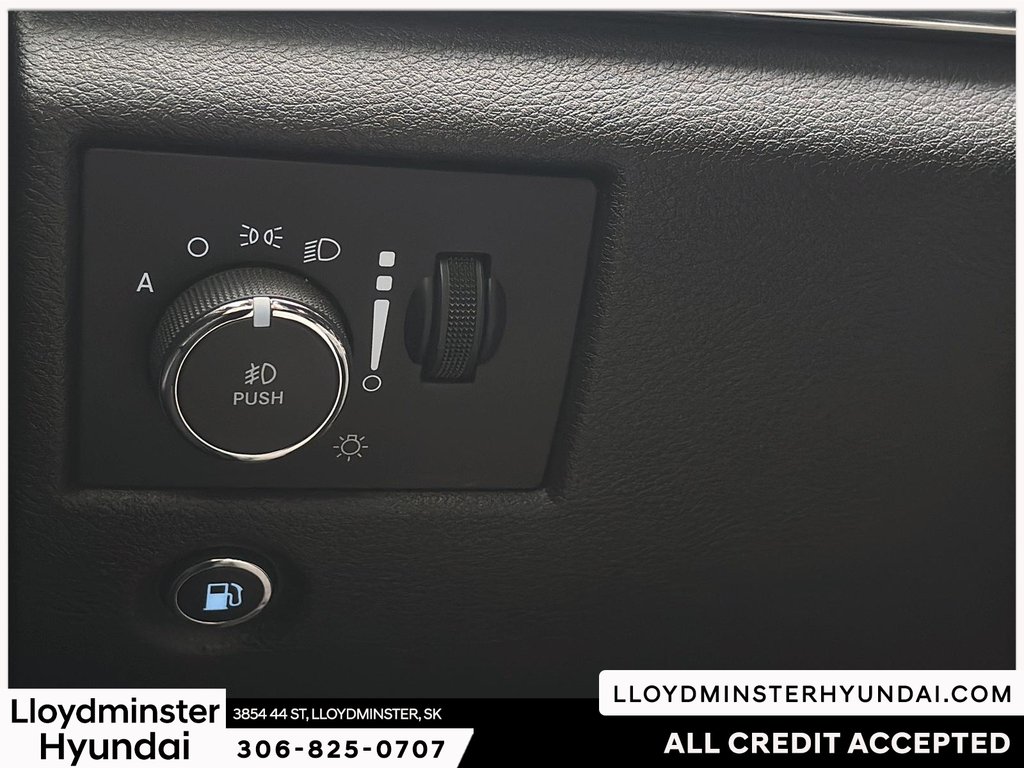 2018 Jeep Grand Cherokee Overland in Lloydminster, Saskatchewan - 24 - w1024h768px