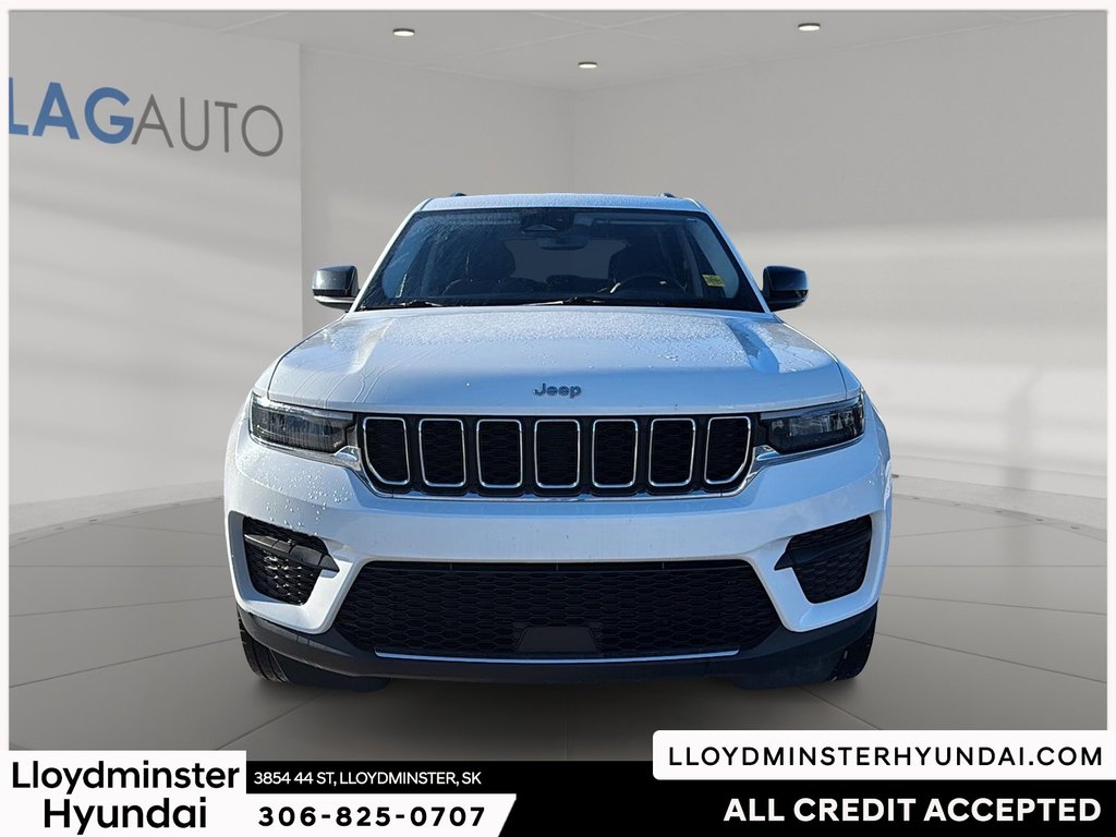 2023 Jeep Grand Cherokee Laredo in Lloydminster, Saskatchewan - 2 - w1024h768px