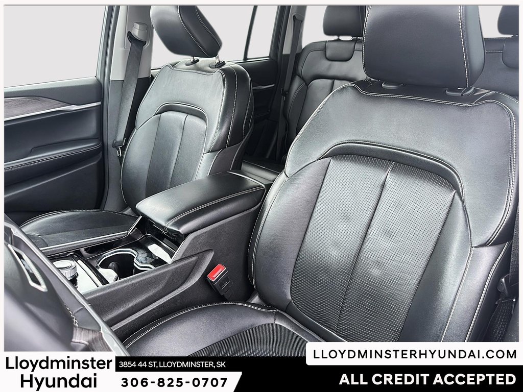 2023 Jeep Grand Cherokee Limited in Lloydminster, Saskatchewan - 11 - w1024h768px