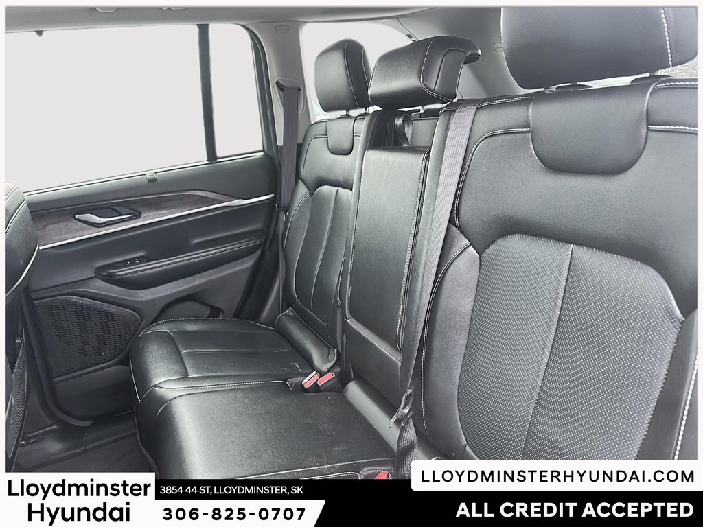 2023 Jeep Grand Cherokee Limited in Lloydminster, Saskatchewan - 20 - w1024h768px