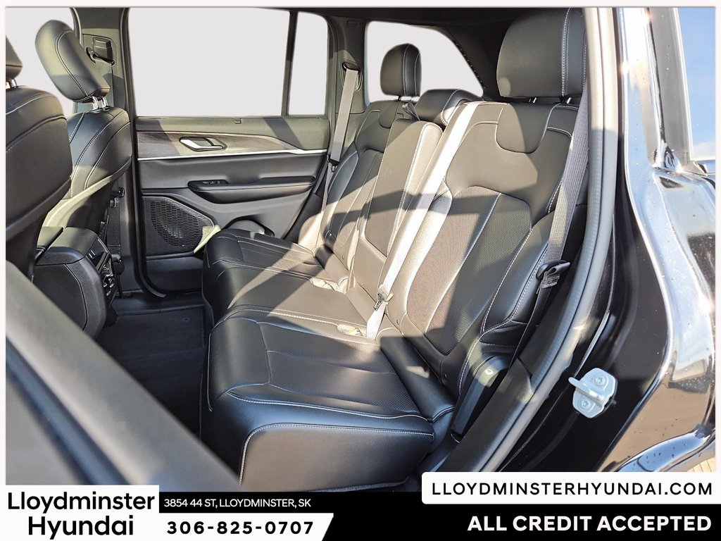 2024 Jeep Grand Cherokee Limited in Lloydminster, Saskatchewan - 13 - w1024h768px