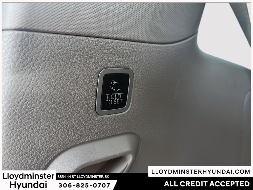 2022 Jeep Wagoneer Series II in Lloydminster, Saskatchewan - 10 - w1024h768px