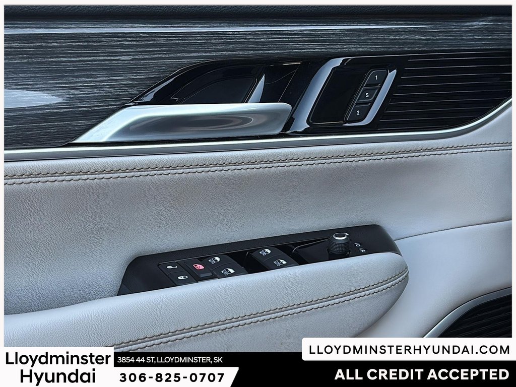 2022 Jeep Wagoneer Series II in Lloydminster, Saskatchewan - 16 - w1024h768px