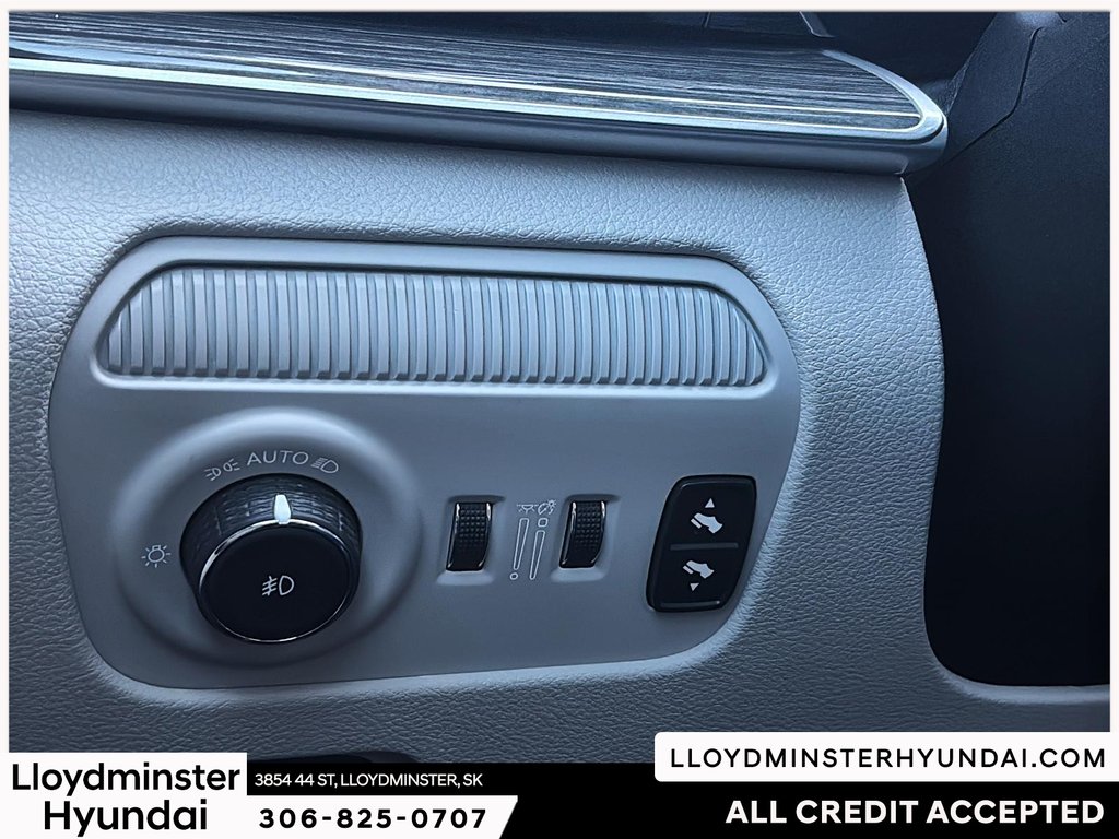 2022 Jeep Wagoneer Series II in Lloydminster, Saskatchewan - 22 - w1024h768px