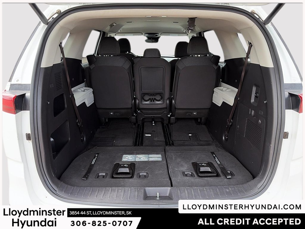 2024 Kia Carnival LX in Lloydminster, Saskatchewan - 10 - w1024h768px