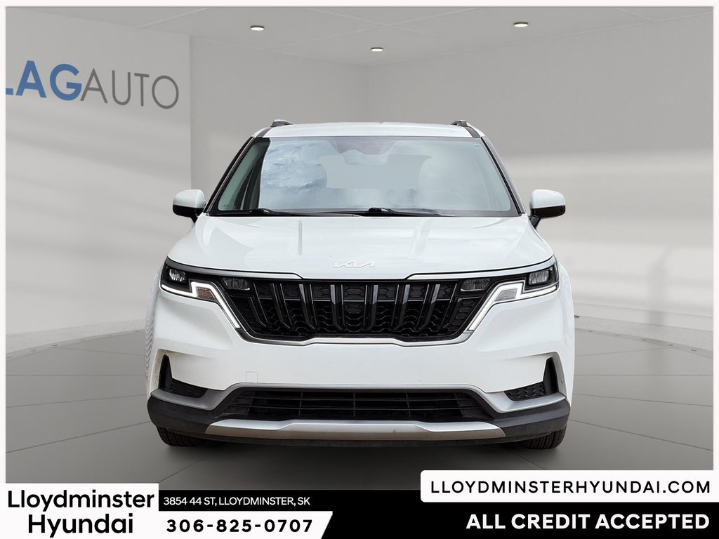 2024 Kia Carnival LX in Lloydminster, Saskatchewan - 2 - w1024h768px