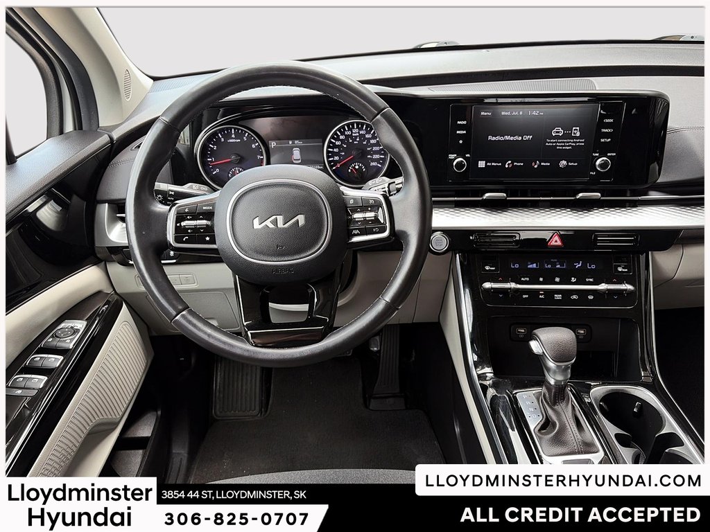 2024 Kia Carnival LX in Lloydminster, Saskatchewan - 16 - w1024h768px