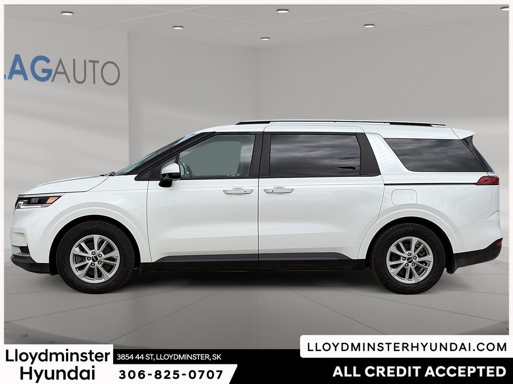 2024 Kia Carnival LX in Lloydminster, Saskatchewan - 8 - w1024h768px