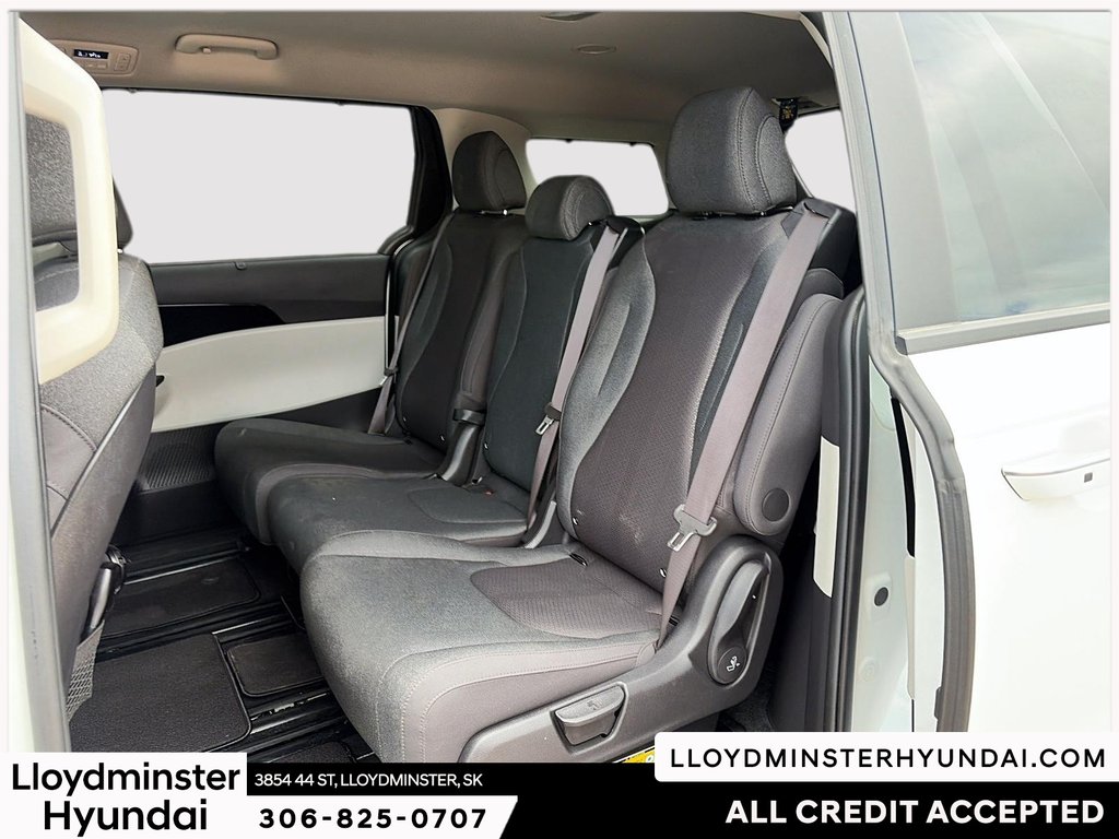 2024 Kia Carnival LX in Lloydminster, Saskatchewan - 14 - w1024h768px