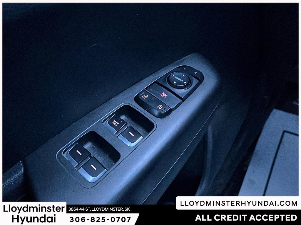 2018 Kia Sportage LX in Lloydminster, Saskatchewan - 13 - w1024h768px