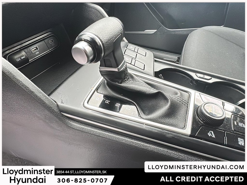 2023 Kia Sportage LX in Lloydminster, Saskatchewan - 17 - w1024h768px
