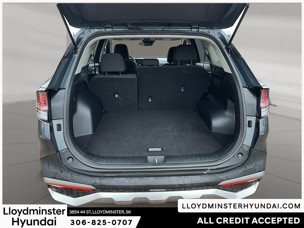 2023 Kia Sportage LX in Lloydminster, Saskatchewan - 9 - w1024h768px