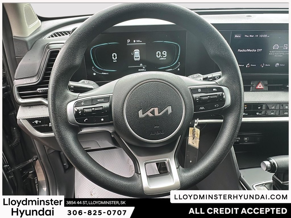 2023 Kia Sportage LX in Lloydminster, Saskatchewan - 14 - w1024h768px