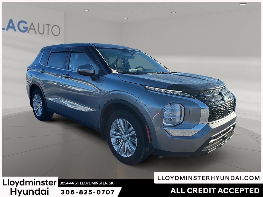 2022 Mitsubishi Outlander ES in Lloydminster, Saskatchewan - 3 - w1024h768px