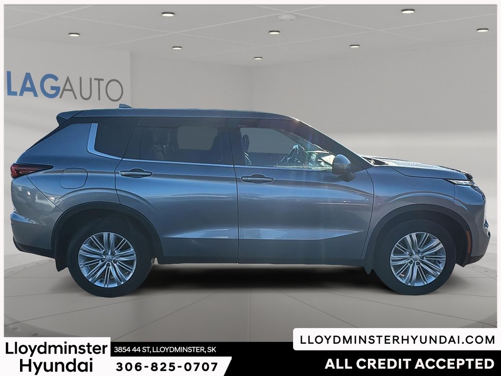 2022 Mitsubishi Outlander ES in Lloydminster, Saskatchewan - 4 - w1024h768px