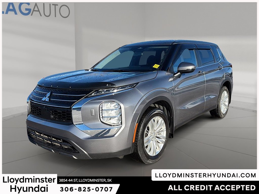 2022 Mitsubishi Outlander ES in Lloydminster, Saskatchewan - 1 - w1024h768px