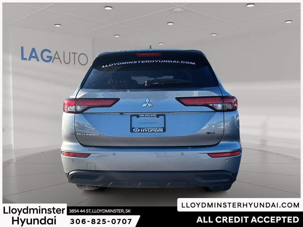 2022 Mitsubishi Outlander ES in Lloydminster, Saskatchewan - 6 - w1024h768px