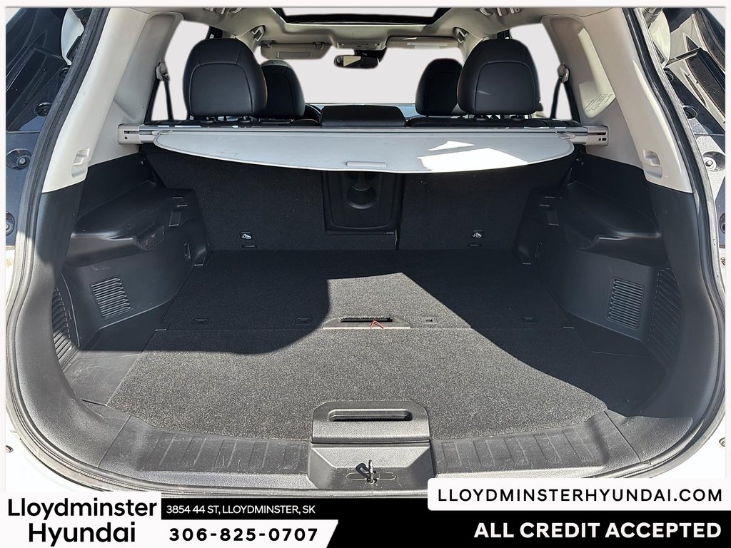 2018 Nissan Rogue SL in Lloydminster, Saskatchewan - 9 - w1024h768px