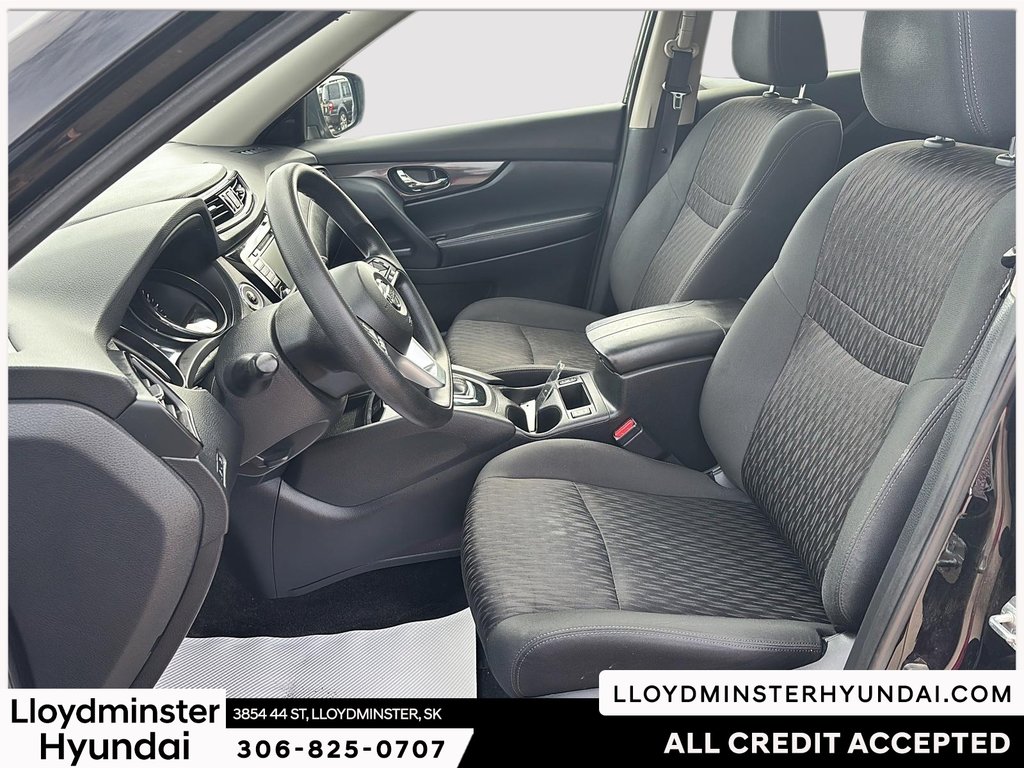 2019 Nissan Rogue SV in Lloydminster, Saskatchewan - 12 - w1024h768px