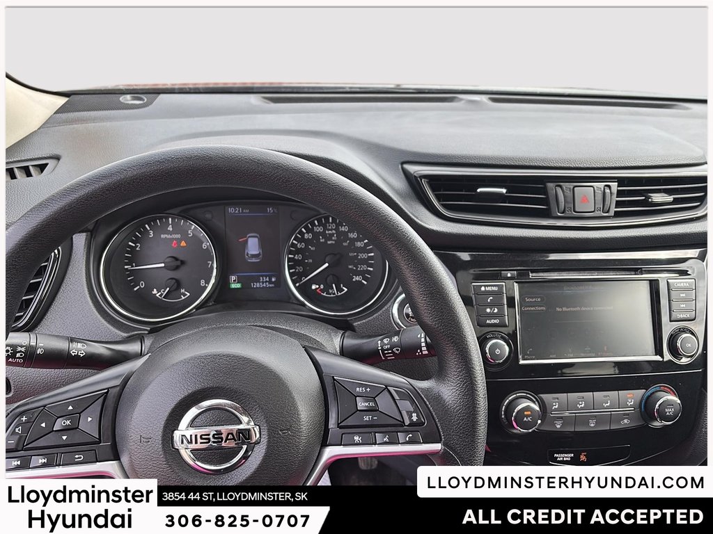 2019 Nissan Rogue SV in Lloydminster, Saskatchewan - 17 - w1024h768px