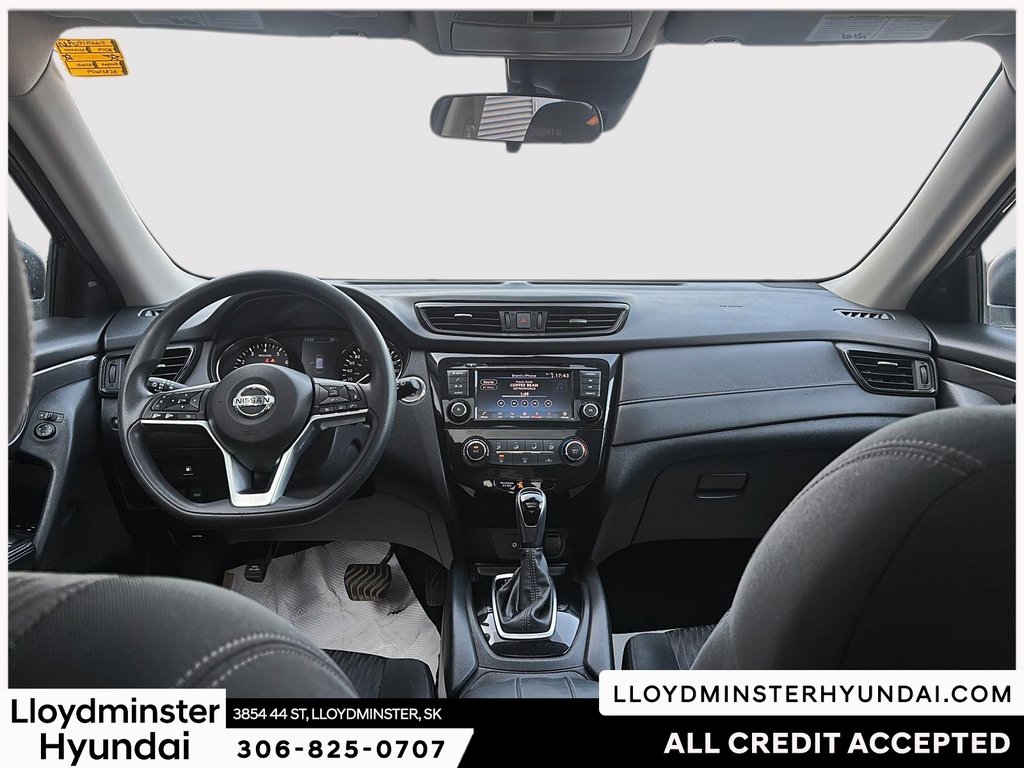 2019 Nissan Rogue SV in Lloydminster, Saskatchewan - 12 - w1024h768px