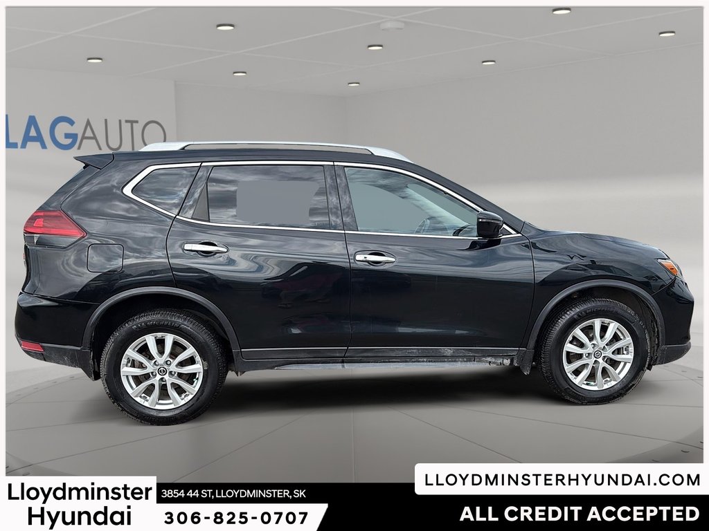 2019 Nissan Rogue SV in Lloydminster, Saskatchewan - 5 - w1024h768px