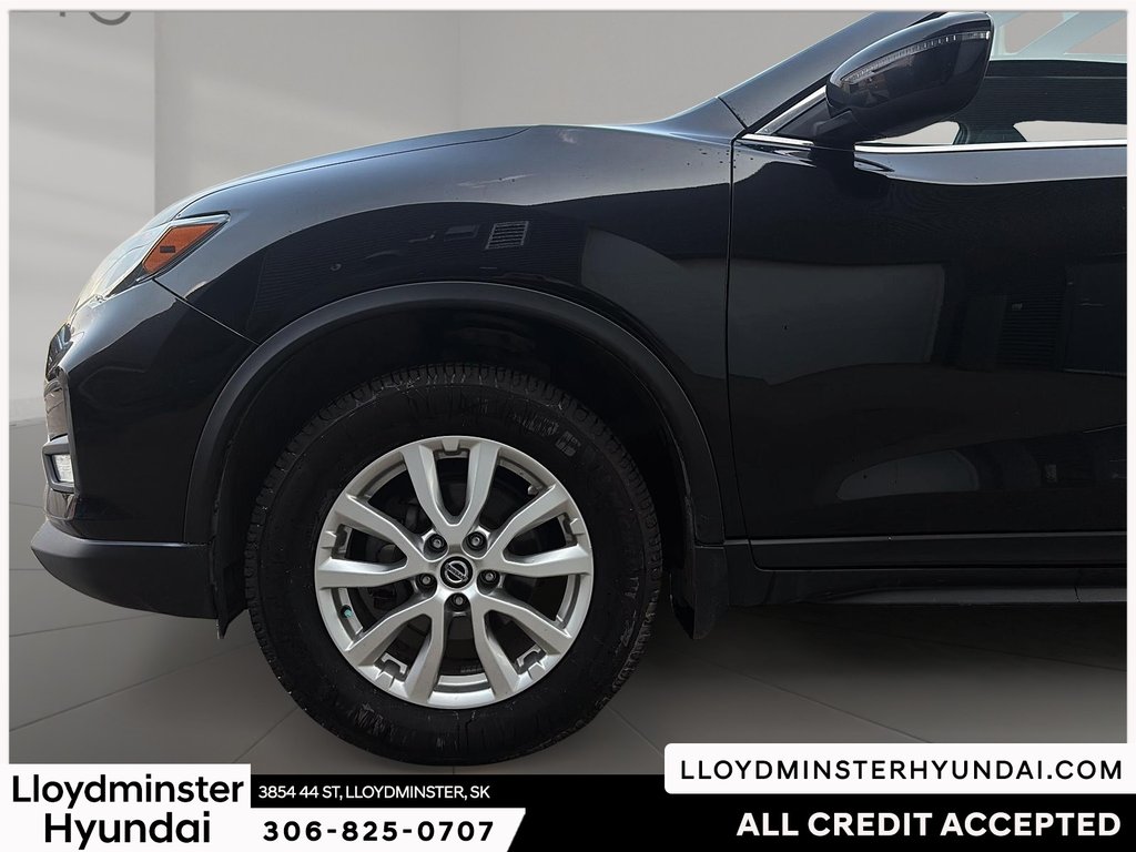 2019 Nissan Rogue SV in Lloydminster, Saskatchewan - 10 - w1024h768px