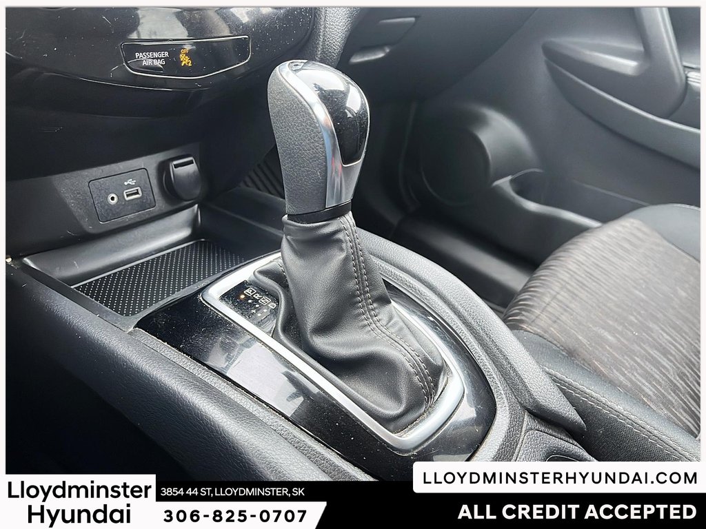 2019 Nissan Rogue SV in Lloydminster, Saskatchewan - 18 - w1024h768px