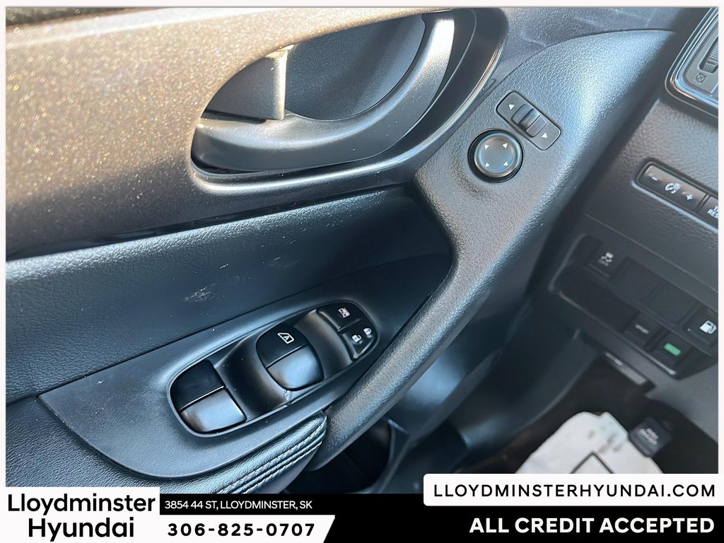 2020 Nissan Rogue S in Lloydminster, Saskatchewan - 14 - w1024h768px