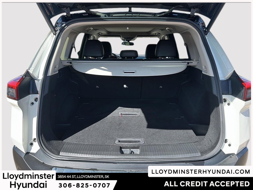 2023 Nissan Rogue Platinum in Lloydminster, Saskatchewan - 9 - w1024h768px