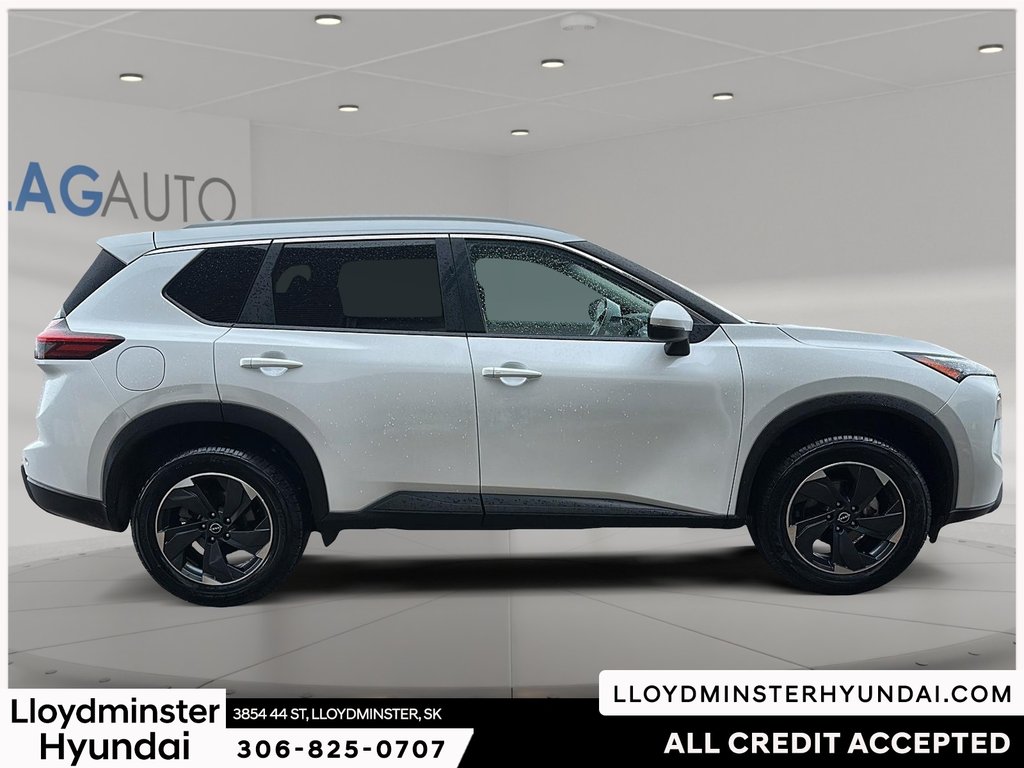 2024 Nissan Rogue SV in Lloydminster, Saskatchewan - 4 - w1024h768px
