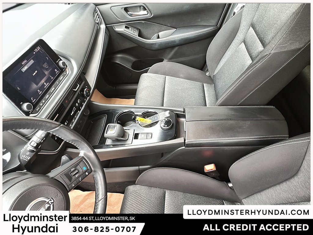2024 Nissan Rogue SV in Lloydminster, Saskatchewan - 12 - w1024h768px
