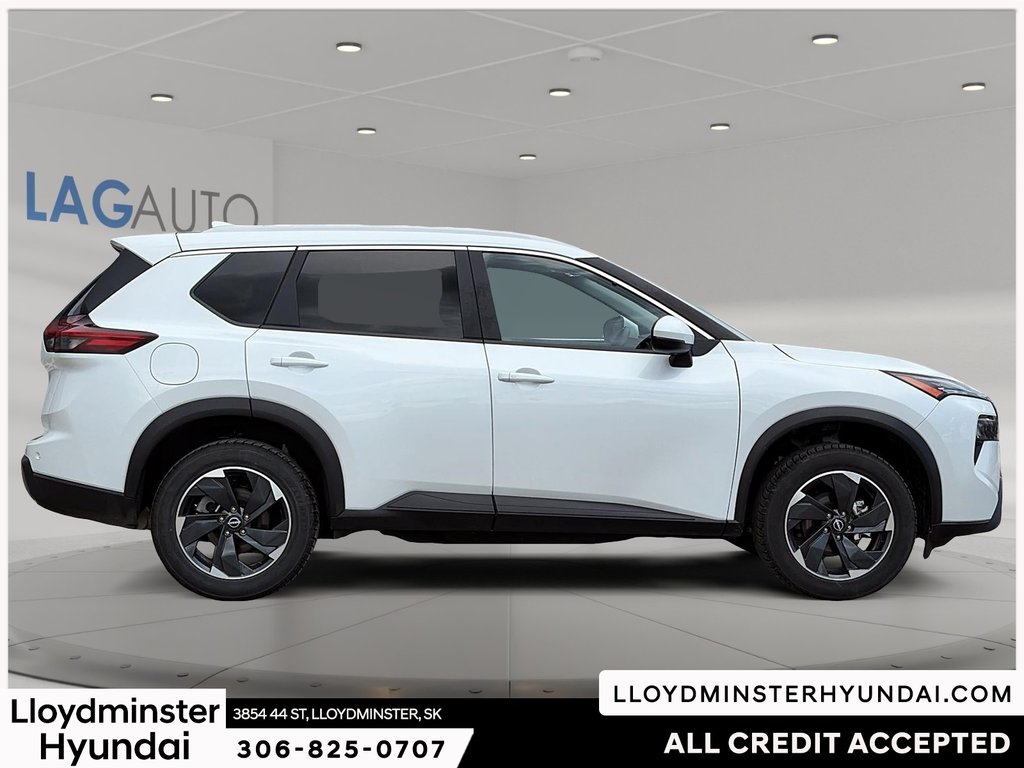 2025 Nissan Rogue SV in Lloydminster, Saskatchewan - 4 - w1024h768px